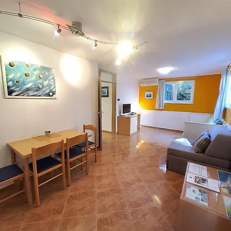 Apartments Petra I Karlo Turanj Room photo