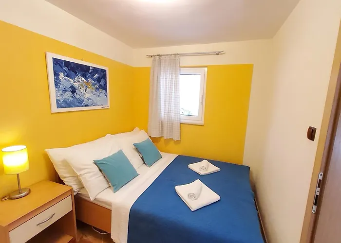 Apartments Petra I Karlo