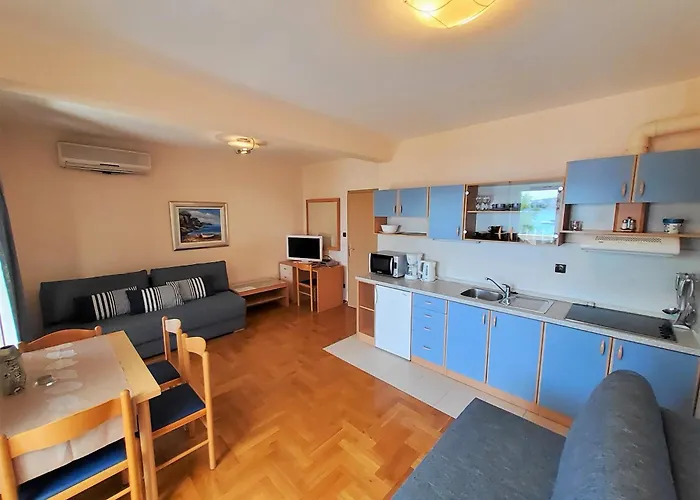 Apartments Petra I Karlo