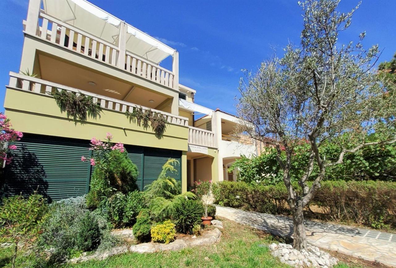 Apartment Petra I Karlo *